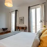 Family Near Metro Sleeps 8 Lisbon