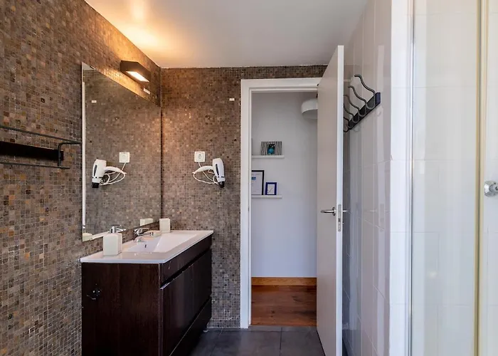 아파트 Family Near Metro Sleeps 8