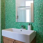 Family Near Metro Sleeps 8 Apartament