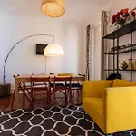 Apartament Family Near Metro Sleeps 8