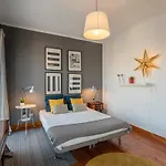 Family Near Metro Sleeps 8 Apartament *