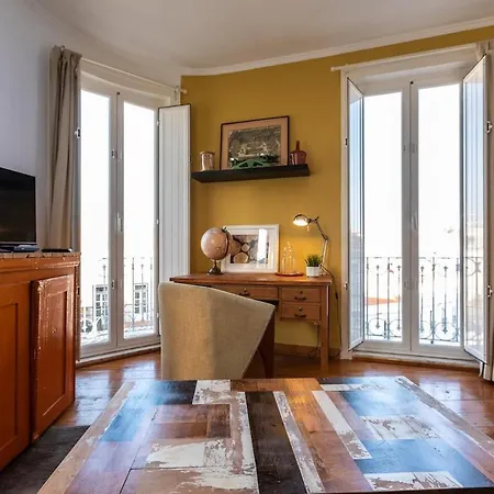 Family Near Metro Sleeps 8 * Lizbona
