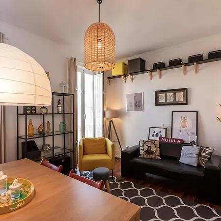 Family Near Metro Sleeps 8 Apartament *