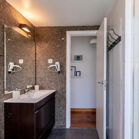 Apartament Family Near Metro Sleeps 8