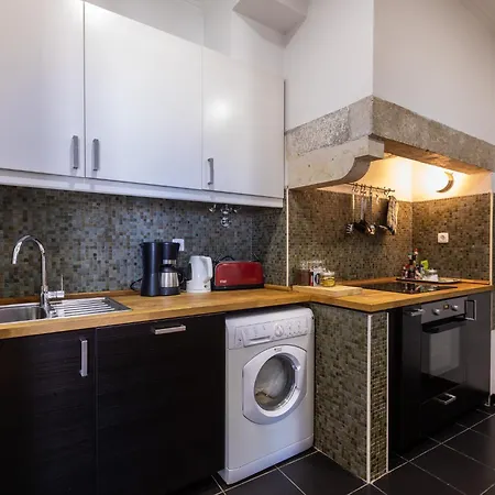 Family Near Metro Sleeps 8 * Lizbona