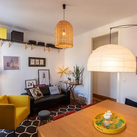 Apartament Family Near Metro Sleeps 8