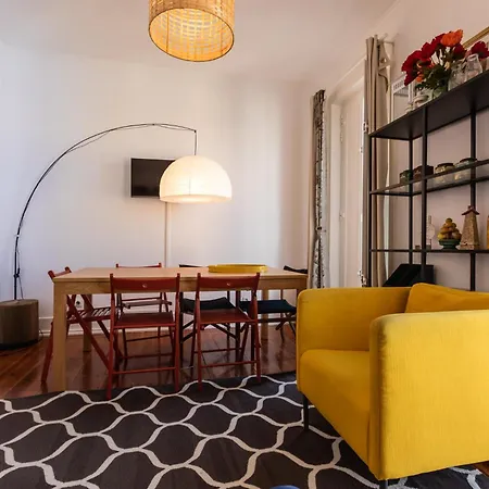 Apartament Family Near Metro Sleeps 8