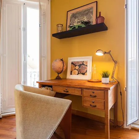Apartament Family Near Metro Sleeps 8
