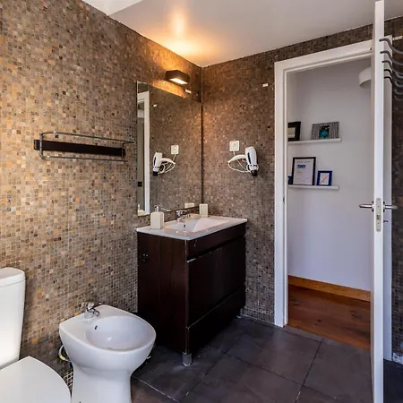 Apartament Family Near Metro Sleeps 8