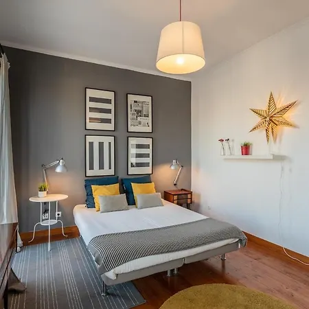 Family Near Metro Sleeps 8 Apartament *