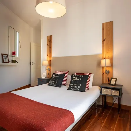 Family Near Metro Sleeps 8 * Lizbona