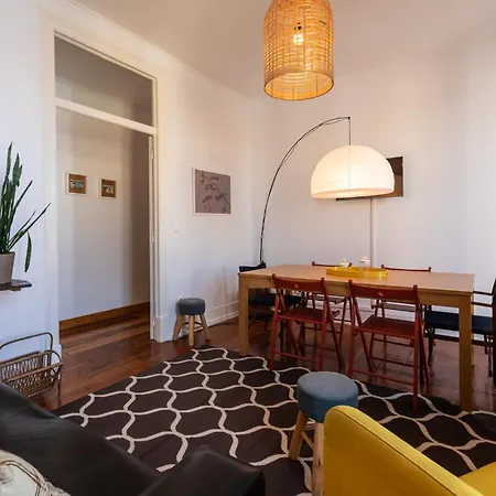 Family Near Metro Sleeps 8 Apartament Lizbona