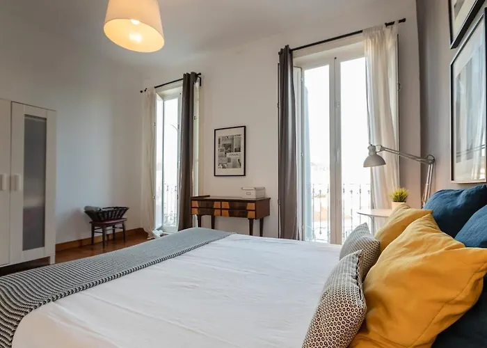 Family Near Metro Sleeps 8 Lisboa