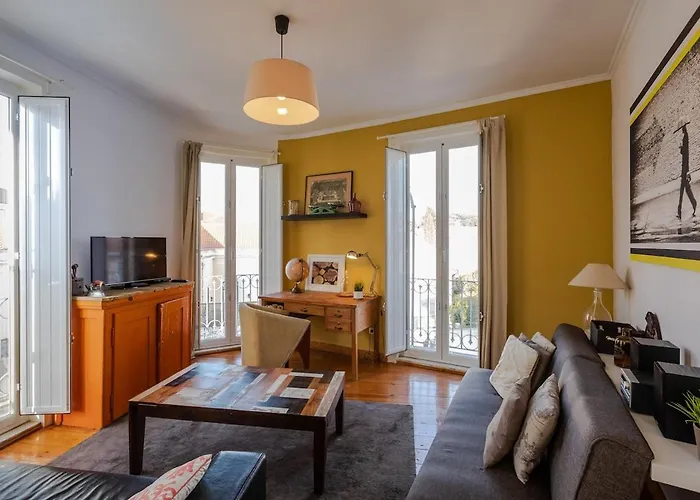 Family Near Metro Sleeps 8 Apartmán *