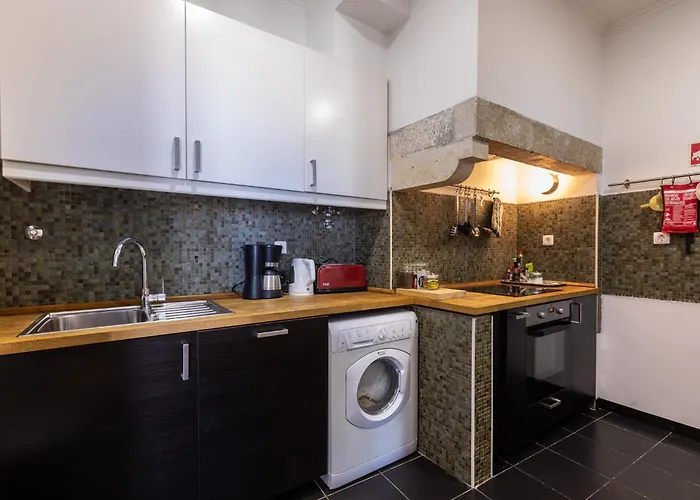 Family Near Metro Sleeps 8 * Lisboa