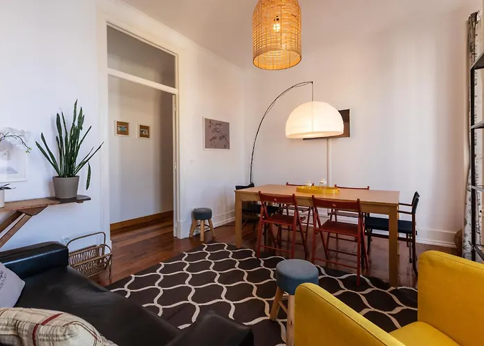 Family Near Metro Sleeps 8 Apartmán Lisboa