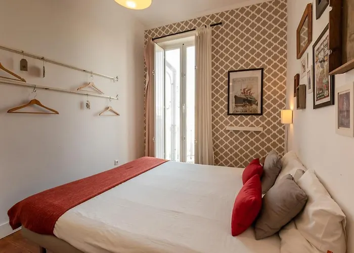 Family Near Metro Sleeps 8 Apartmán Lisboa