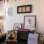 Family Near Metro Sleeps 8 شقة *