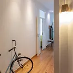 Family Near Metro Sleeps 8 Apartamento *
