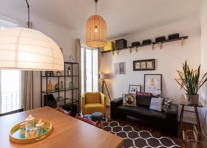 Family Near Metro Sleeps 8 Apartman *