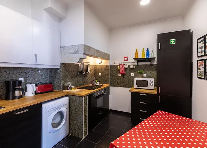 Family Near Metro Sleeps 8 Apartman Lisboa